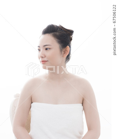 年輕女子的美麗形象 67506122