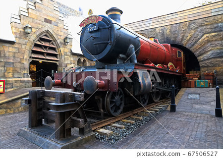 Hogwarts express steam locomotive 67506527