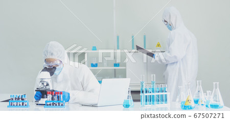 Scientist covid-19 virus chemistry  research 67507271