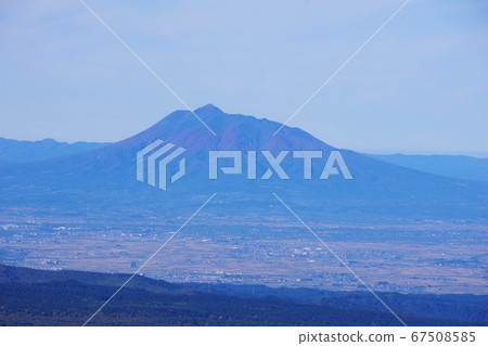 從青森縣八甲田山看的磐城山 67508585