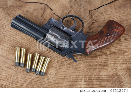 Revolver gun with ammunition Revolver gun with ammunition 67512974