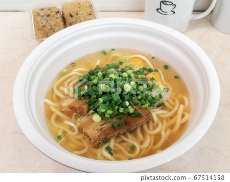 在宮古島機場餐廳吃了韭菜 67514158