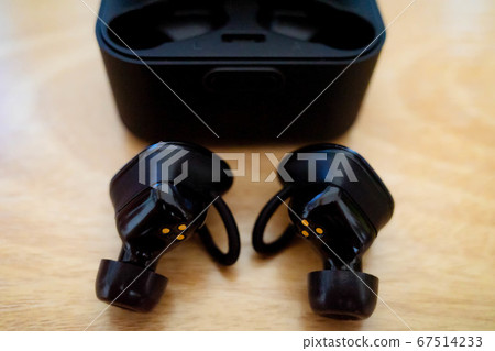 Complete wireless earphone Bluetooth Complete wireless earphone Bluetooth 67514233