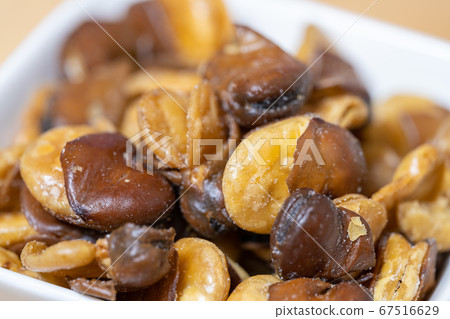 Ankari beans and fried beans 67516629