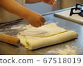 Hand-made udon 67518019