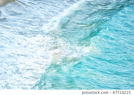 Summer Time Beautiful waves in the sea 67518225