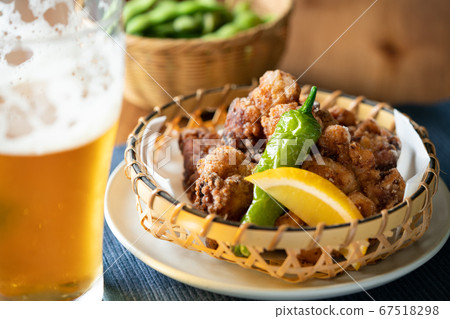 Fried chicken and beer Fried chicken and beer 67518298