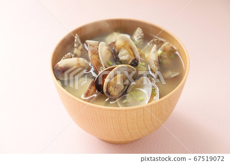 Clam miso soup Clam miso soup 67519072