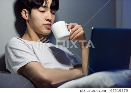 生活方式的人筆記本電腦 生活方式的人筆記本電腦 67519879