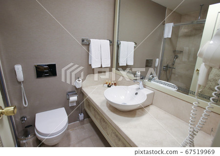 Hotel bathroom 67519969