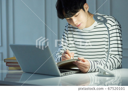 Lifestyle man laptop Lifestyle man laptop 67520101