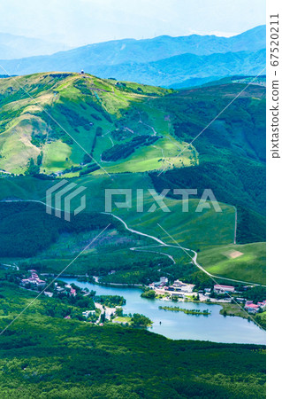初夏的Tateshina登山：從山頂眺望的鞍馬和白羽湖 67520211