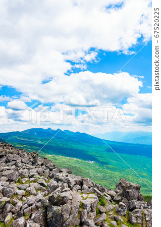 初夏的立志登山：從峰頂眺望八岳 67520225