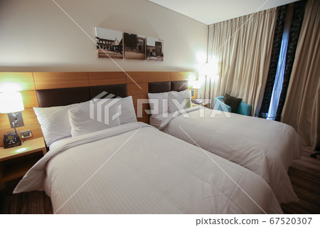 Hotel's bedroom 67520307