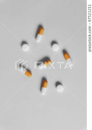 簡單的平板電腦和平板電腦材料 67521251