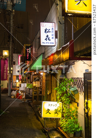 <Tokyo> Omori station square, nostalgic bar area 67523437