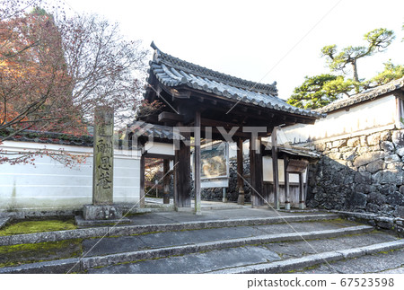 Renen-an Ikkyu-ji Temple, a sightseeing spot for autumn in Kyoto 67523598