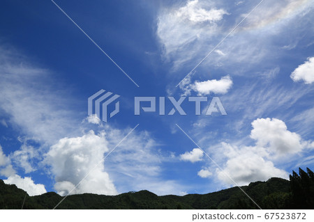 A refreshing view of the summer sky A refreshing view of the summer sky 67523872