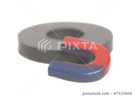 Round and horseshoe magnets Round and horseshoe magnets 67525668