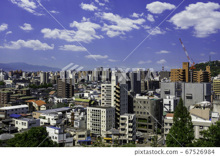 愛媛縣松山市道後溫泉,從道後公園俯瞰松山市中心 愛媛縣松山市道後溫泉,從道後公園俯瞰松山市中心 67526984
