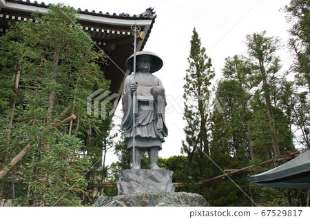 沙龍太石雕像 67529817