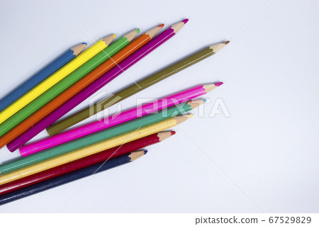 Many wood paints that have been used already are 67529829