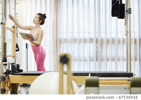 年輕女子，運動，普拉提，體育 67530438