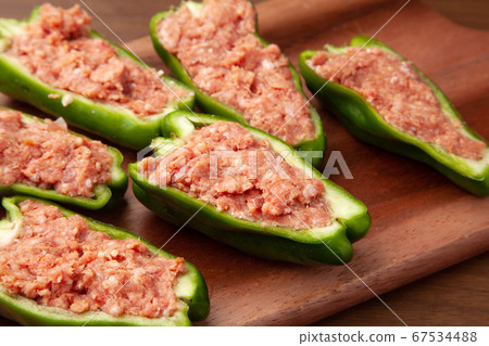 烹飪時將肉釀辣椒 烹飪時將肉釀辣椒 67534488