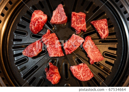 烤美味又嫩的韓國牛柳,韓國牛肉,里脊肉 烤美味又嫩的韓國牛柳,韓國牛肉,里脊肉 67534664