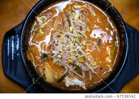 大豆芽湯，一種韓國傳統食品，可預防成人疾病並保持健康 67536542