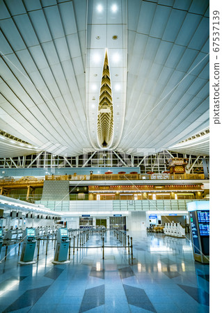 Haneda Airport Terminal 3 67537139
