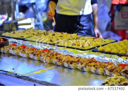[Kanagawa] Yokosuka: Takoyaki stand that stood in front of the station during the festival 67537492
