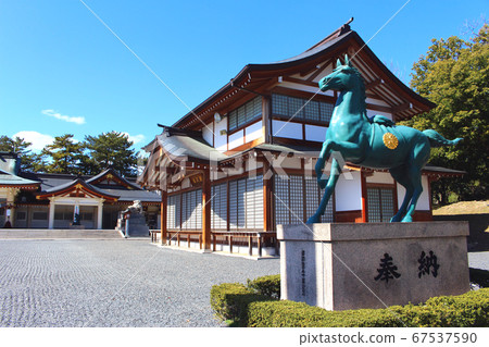 Statue of a horse at Hiroshima Gokoku Shrine 67537590