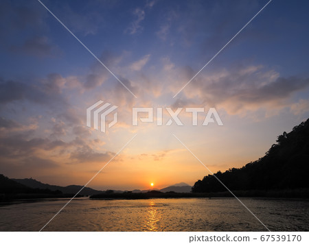 Sun Moon Lake at dusk, Taiwan 67539170