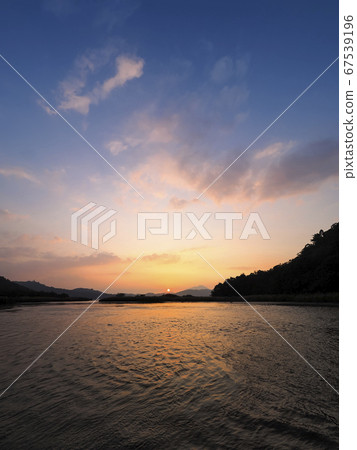 Sun Moon Lake at dusk, Taiwan 67539196