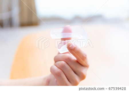 Woman with mouthpiece copy space 67539428