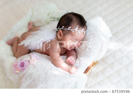 Newborn Photo 67539596