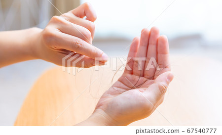 脫髮女手16：9 67540777