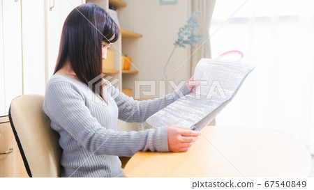 Cold insulation bag female copy space 16:9 67540849