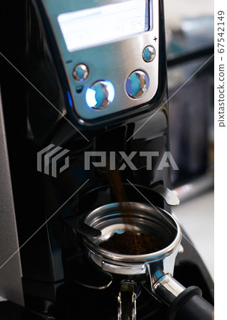 Ground coffee. Preparation invigorating drink 67542149