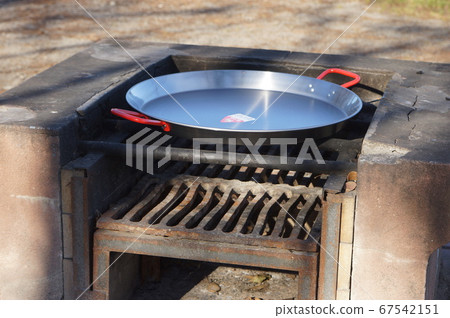 Paella campsite with barbecue Paella campsite with barbecue 67542151
