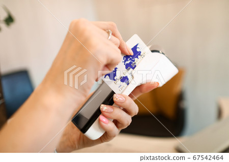 E-payment via terminal E-payment via terminal 67542464