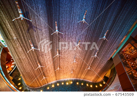 Waterfall in Dubai Mall 67543509