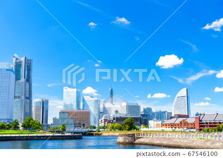 從神奈川縣橫濱的象鼻防波堤看到的夏季Minatomirai 從神奈川縣橫濱的象鼻防波堤看到的夏季Minatomirai 67546100