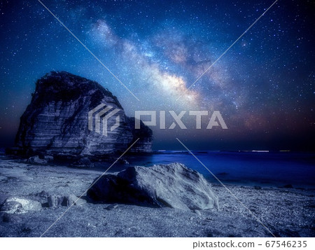 Milky way from a foreign country 67546235