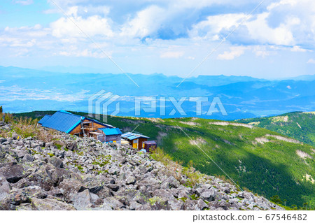 Tateshina初夏登山：Tateshina Summit Hutte 67546482