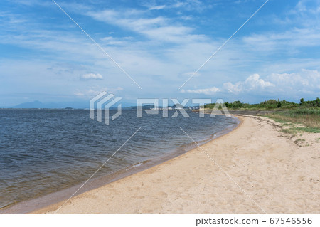 中海鳶尾河口的清新景色和乾淨舒緩的照片 67546556