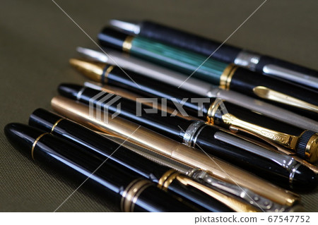 Luxury writing instrument 67547752