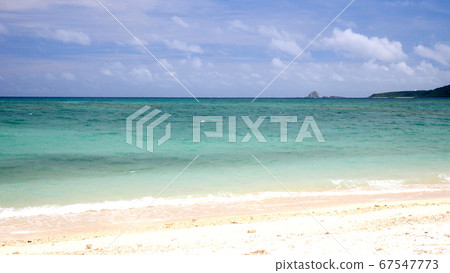 The beach at the end of Kume Island The beach at the end of Kume Island 67547773
