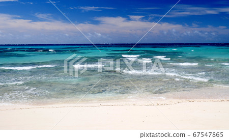 The beach at the end of Kume Island The beach at the end of Kume Island 67547865